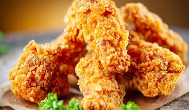 أصابع الدجاج الكرسبي المقرمشه بطريقه سهله وسريعه في المنزل حيث تعد من اشهي