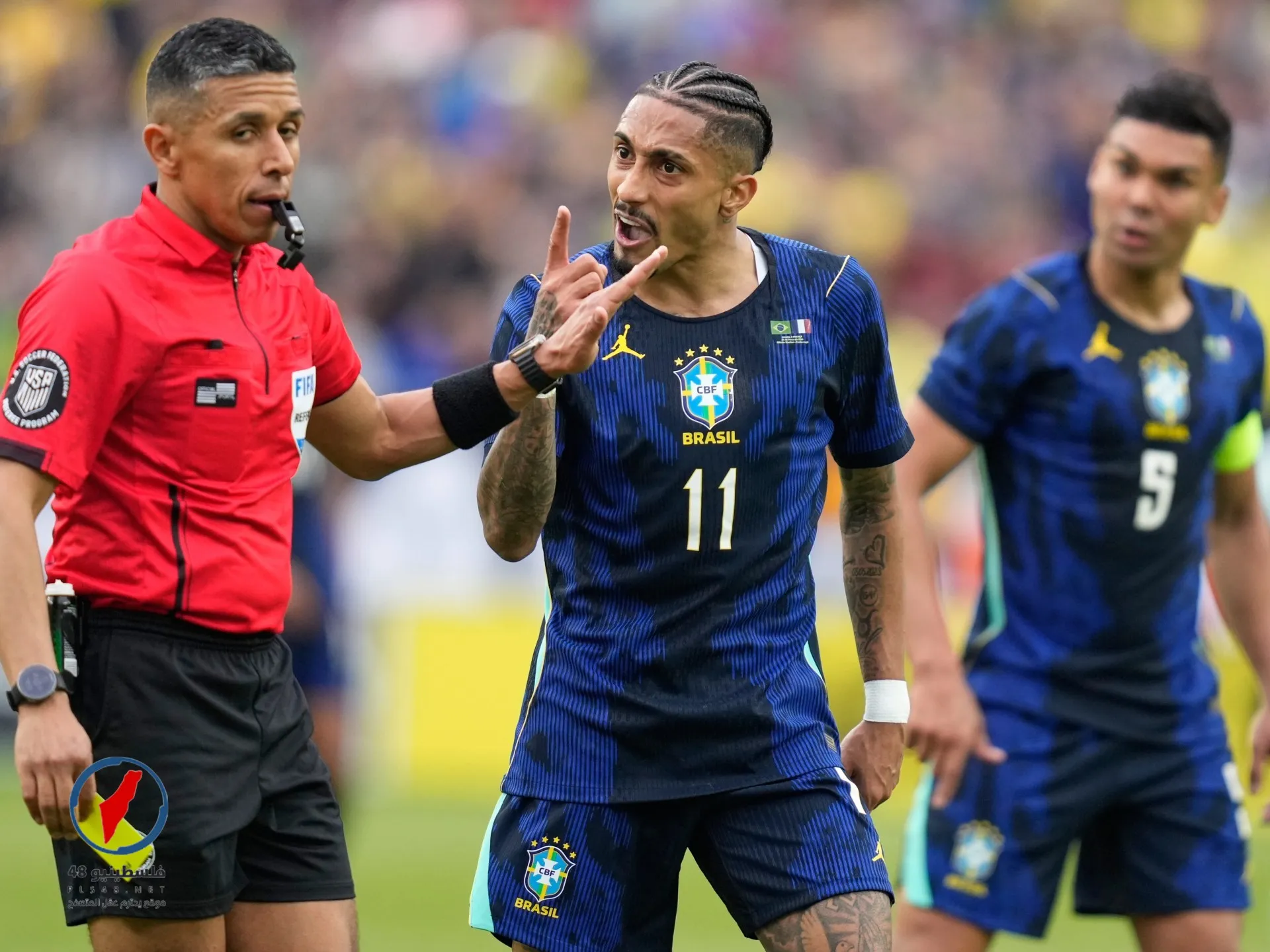 الفيفا يدفع تعويضا محدودا لبرشلونة بعد إصابة رافينيا