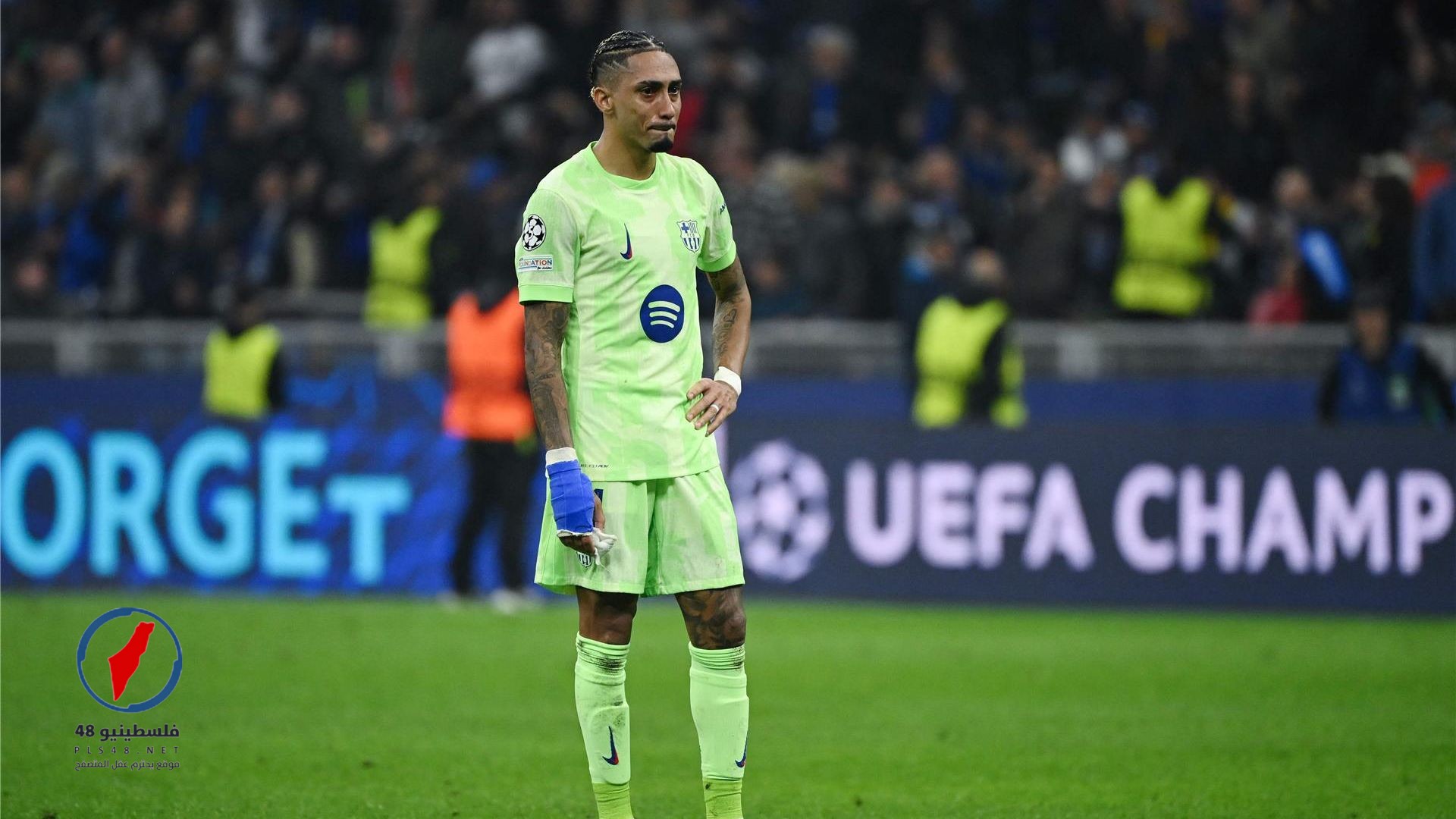 برشلونة يتدخل لحماية رافينيا من أزمة جديدة