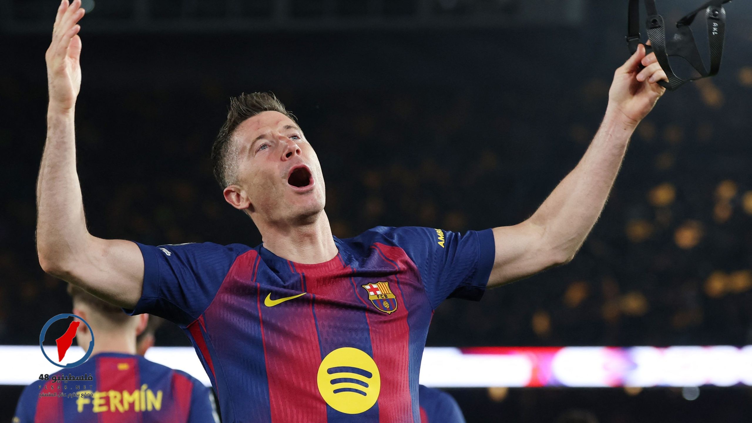 برشلونة يقدم عرضًا أخيرًا لليفاندوفسكي قبل مهلة حاسمة