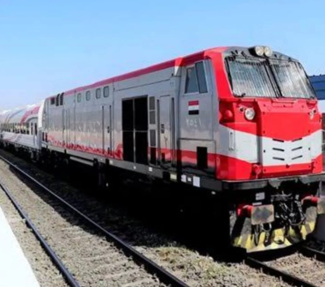 بعد قرار وزارة النقل الأخير.. فئات يمكنها ركوب قطارات السكك الحديدية مجانًا