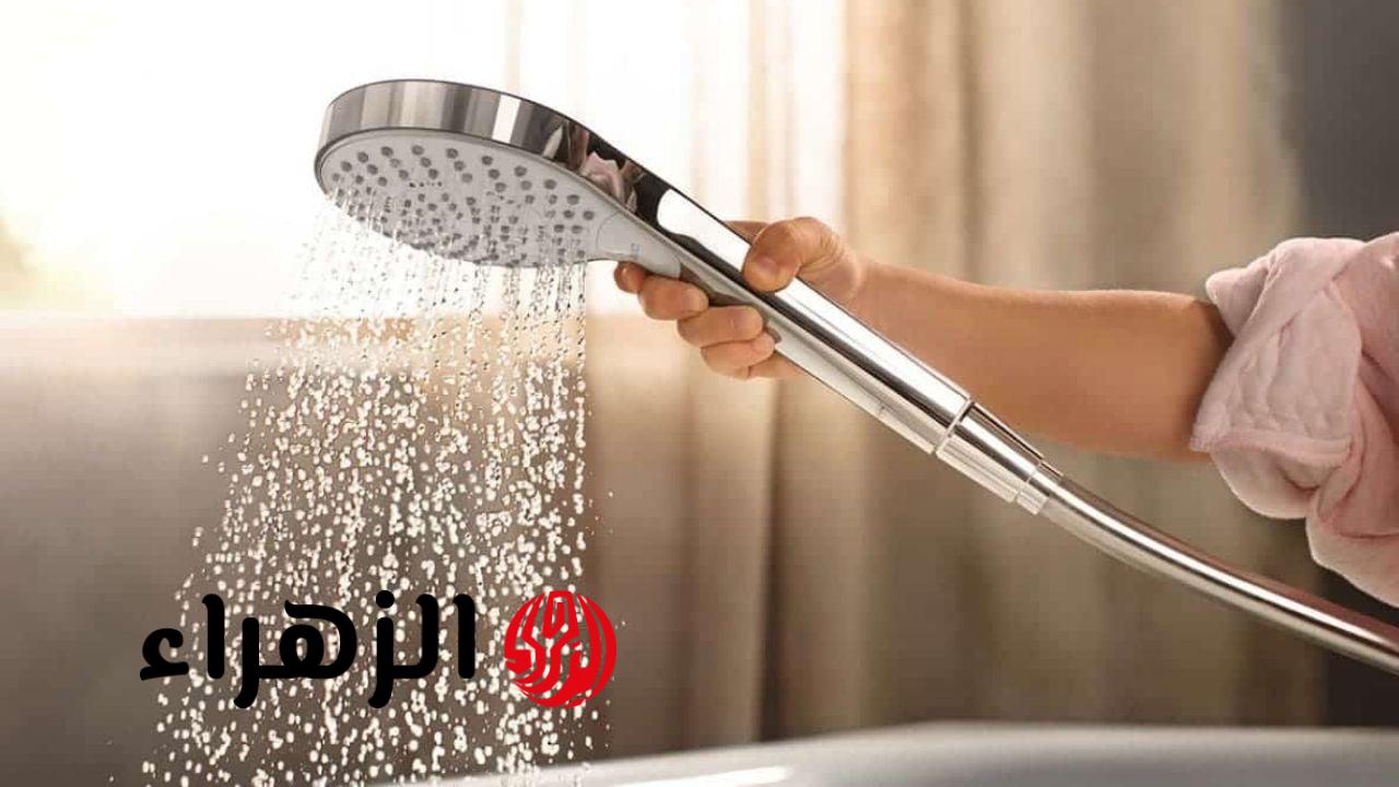 بمكون ميخطرش على بالك.. خلطة سحرية لتنظيف وتسليك سماعة الدش في ثواني هيرجع جديد لانج