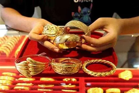 سعر الذهب عيار 21 يسجل رقماً قياسياً جديداً اليوم