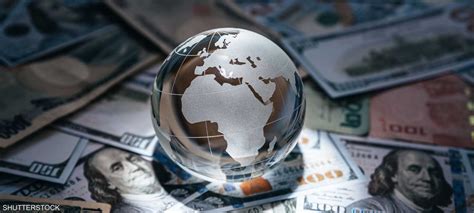 صراع تاريخي بين الدولار والذهب على حكم الاقتصاد العالمي