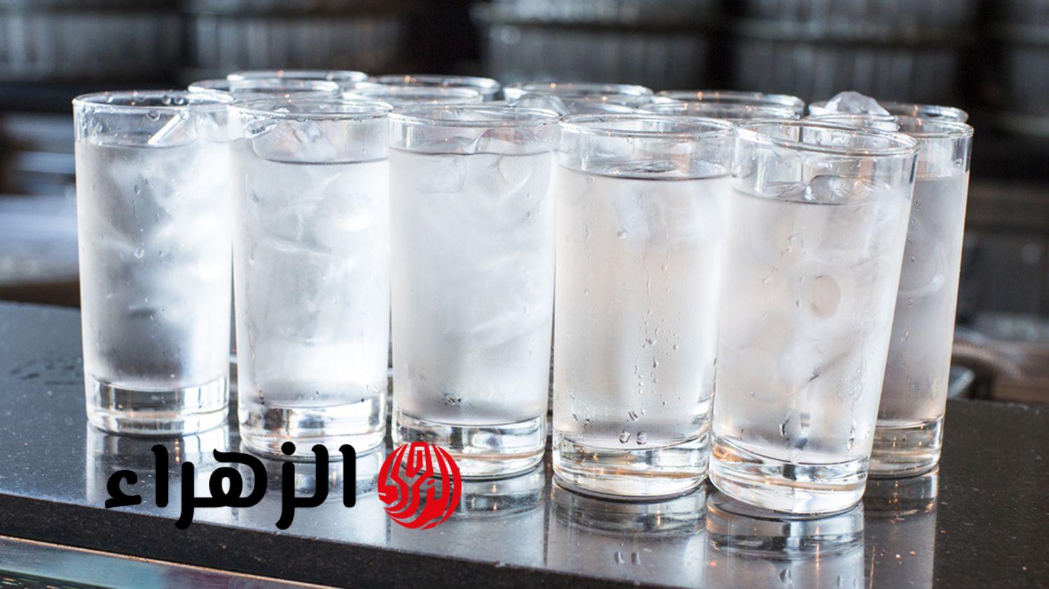 ماذا يحدث لجسمك عند شرب الماء المثلج في الصيف؟ أضرار صادمة؟